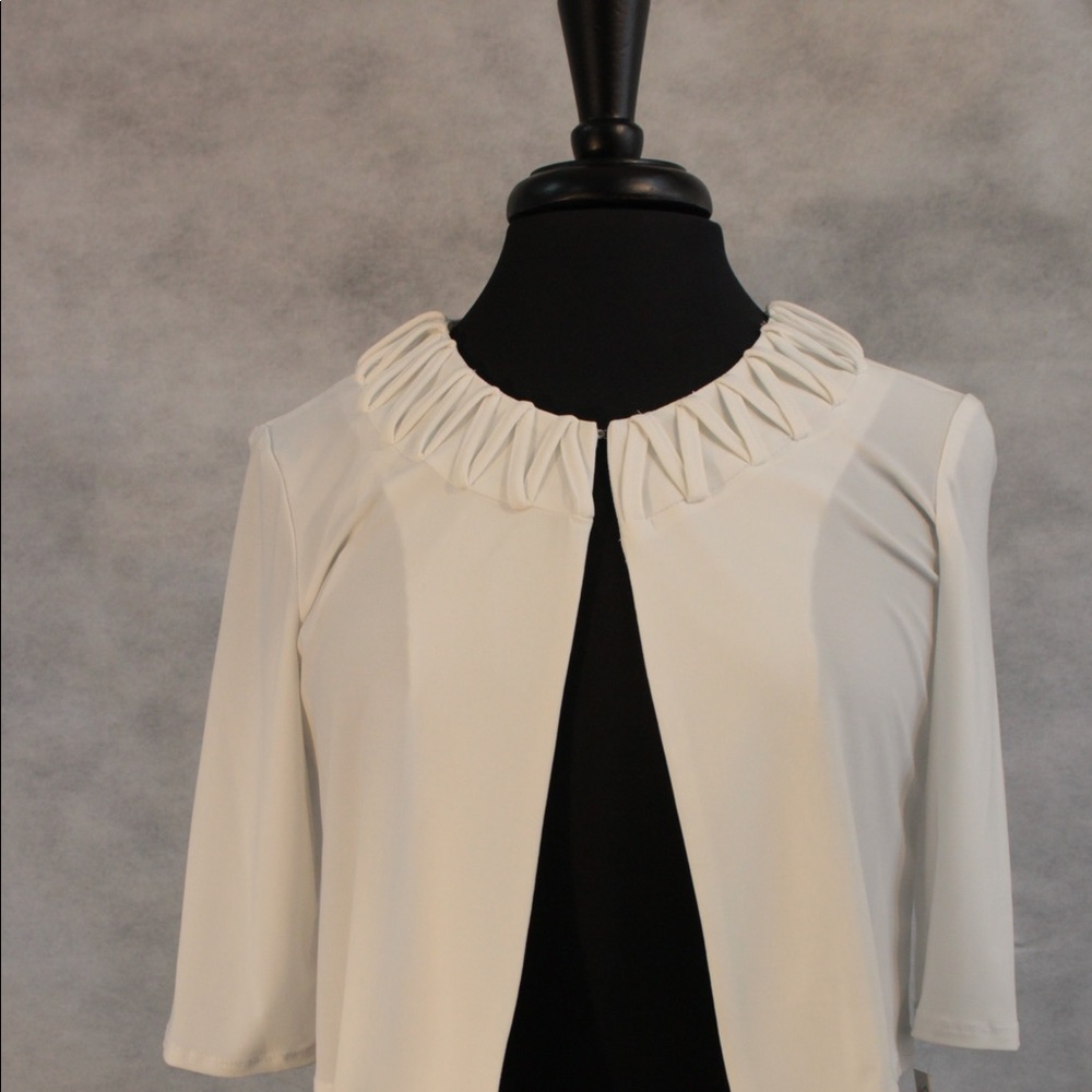 Danillo Studio Shrug
